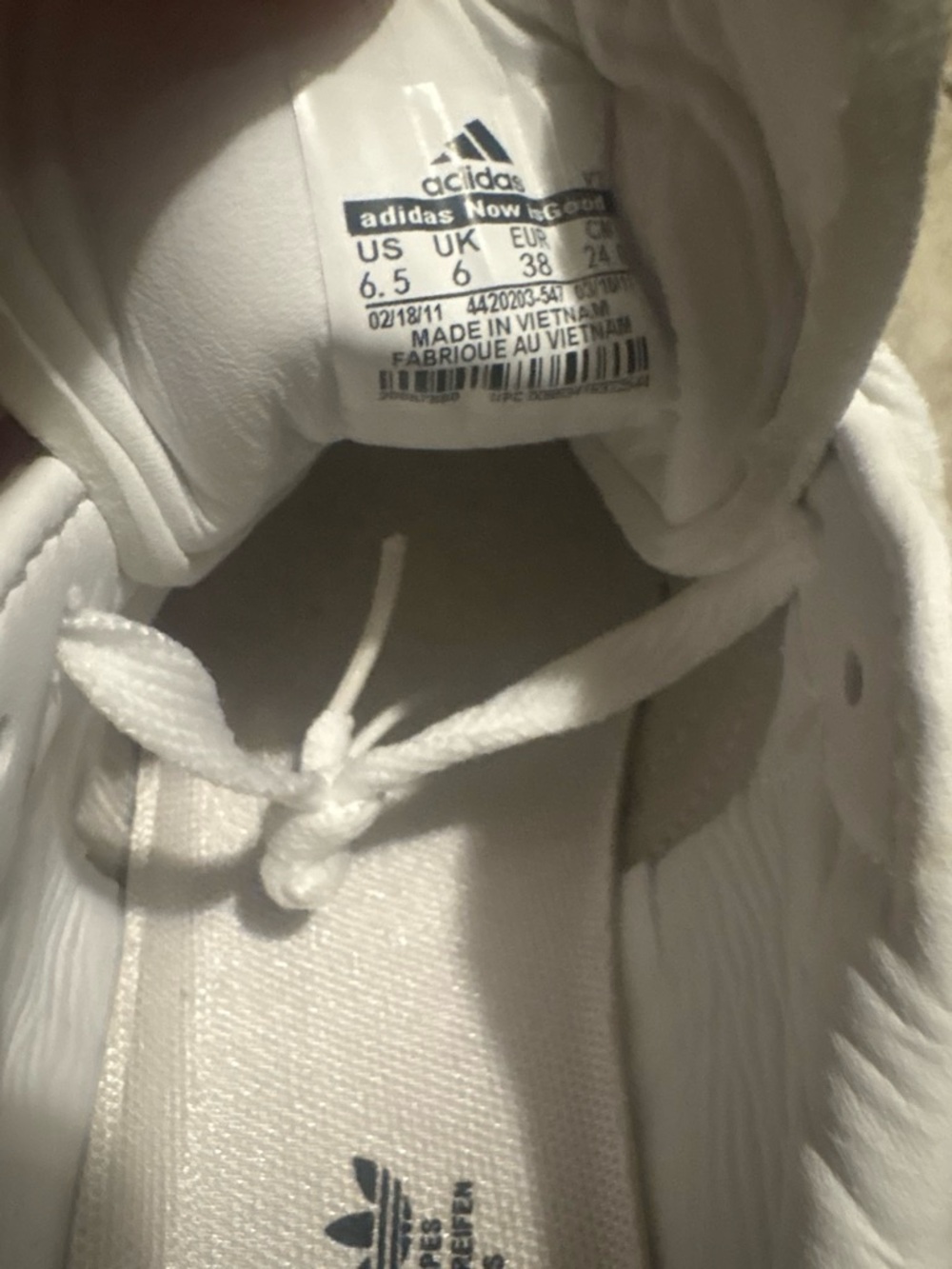 Sneakers - Picture 3 of 4